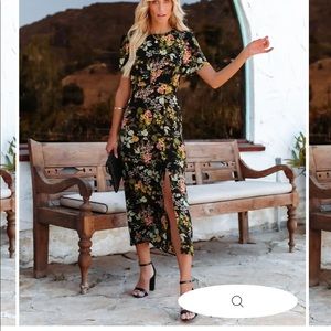 Vici JAUNE FLORAL SLIT MIDI DRESS black with floral print
